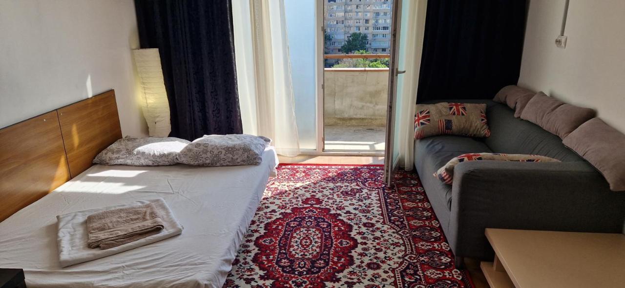 Two Rooms Central Bukarest Exterior foto